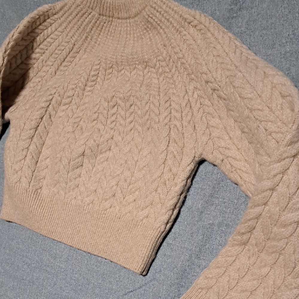 ✨ Sincerely Jules Cloud‑Soft Neutral Cable Knit - Picture 7 of 7